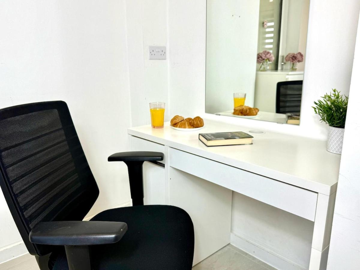 Walnut Luxurious 2-Bedroom With Ensuite - Parking, Netflix, Wifi - Close To Oxford, Bicester & Blenheim Palace Kidlington Luaran gambar